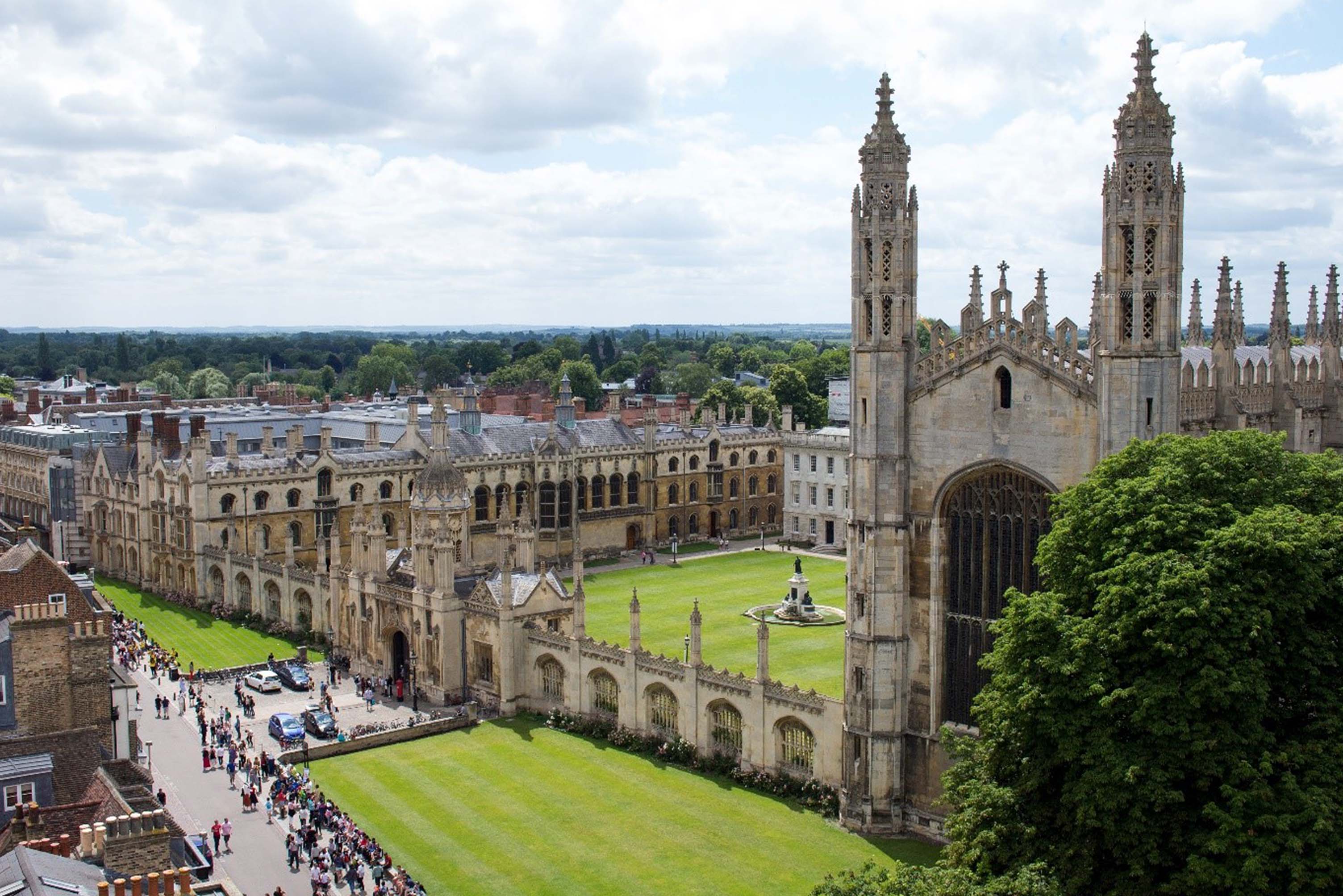 5 Reasons Why Students Choose to Study in the UK